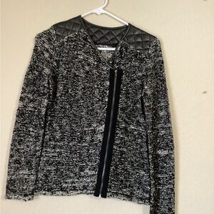 Ann Taylor Zip Sweater/Cardigan Size: XSP PETITE Black/White Marl With Quilting